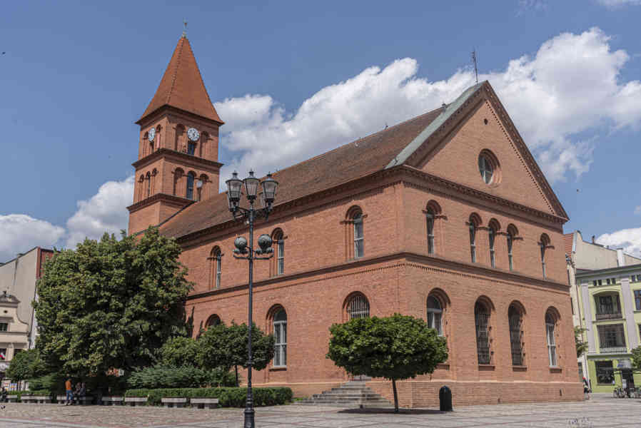 Polonia - Torun 048 - antigua iglesia Evangélica.jpg